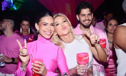 
				
					Virginia deixa calcinha à mostra em look de festa em São Paulo; FOTOS
				
				