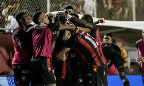 
				
					Vitória domina Avaí e vence por 3 x 0 no Barradão
				
				