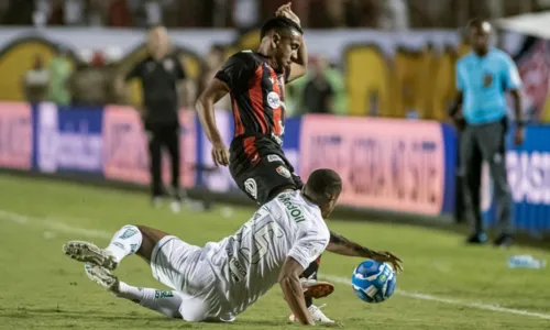 
				
					Vitória faz jogo truncado e abre vantagem para o título
				
				