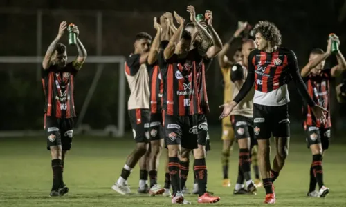 
				
					Vitória realiza último treino antes de partida contra Sport; confira
				
				