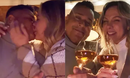 
				
					Xanddy e Carla celebram 22 anos de casamento em Aspen, nos EUA
				
				