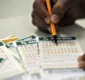 
                  Mega-Sena: ninguém acerta dezenas e prêmio acumula para R$ 40 milhões