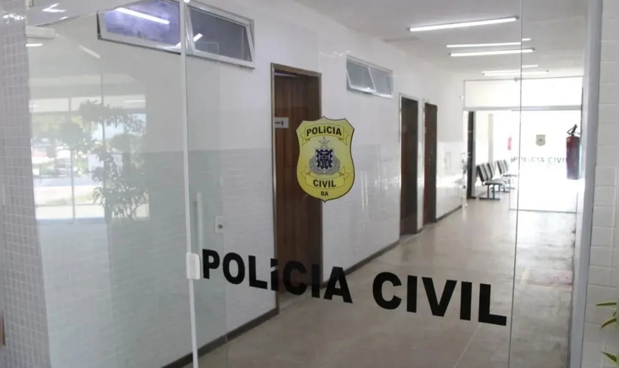 Corpo com marcas de tiros é encontrado dentro de carro em Salvador