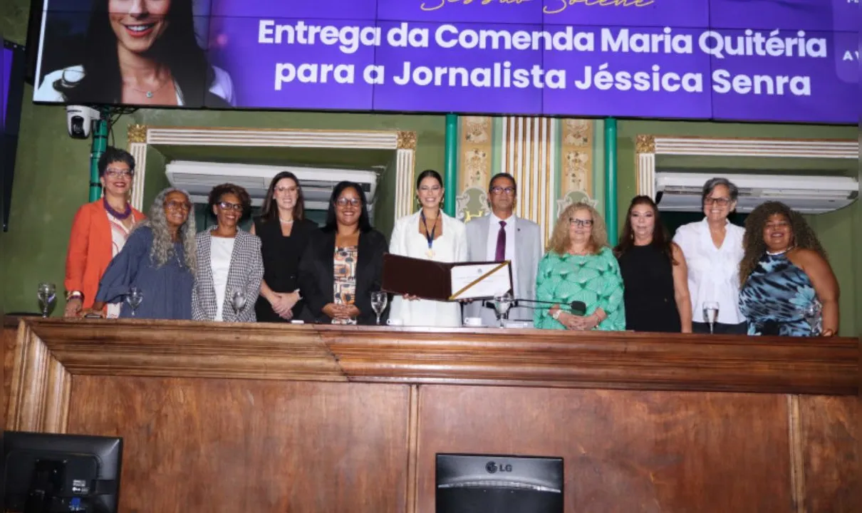 Jéssica Senra recebeu a comenda Maria Quitéria na Câmara Municipal de Salvador