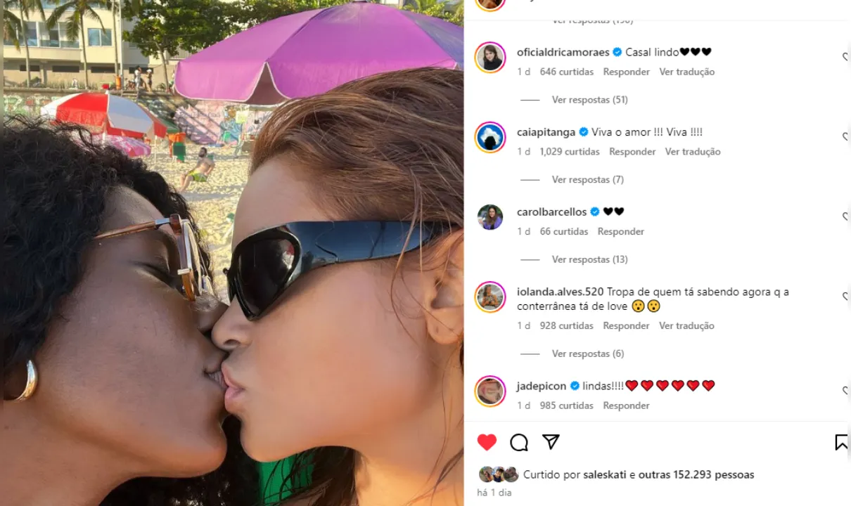 Lucy Alves e Indira Nascimento trocam beijão para foto na web