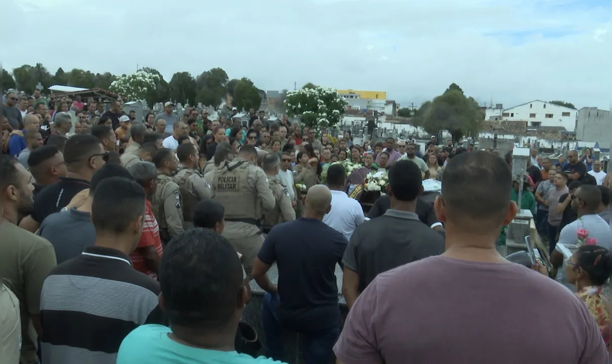 PM vítima de latrocínio é enterrado com honras militares na Bahia