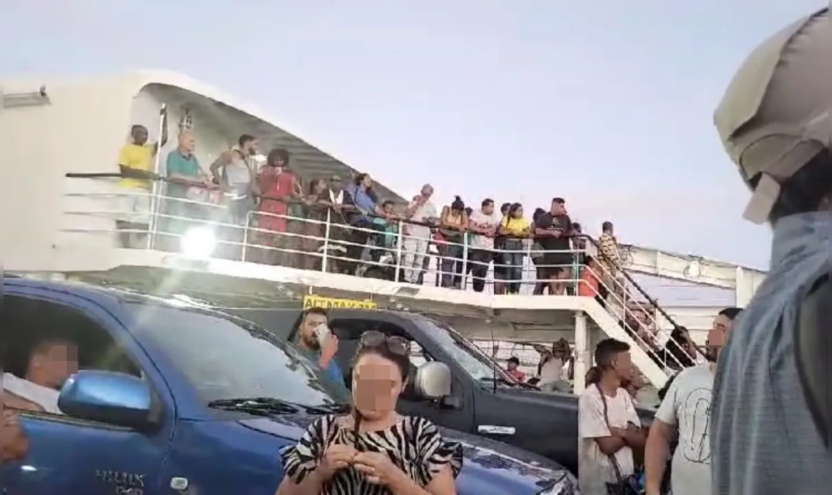 Passageiros ficam 'presos' em ferry após queda de energia na Ilha