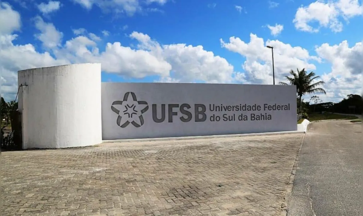 Professores da UFSB aderiram à greve nesta segunda (15)
