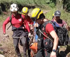 Bombeiros baianos resgatam 208 pessoas em área de risco no RS