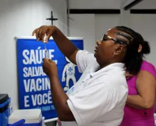 Vacinação contra gripe e dengue tem horário estendido em Salvador