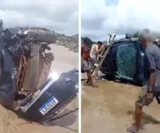 Motorista perde controle da direção e carro cai em praia no sul da BA