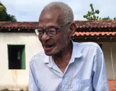 Idoso comemora aniversário de 116 anos na Bahia: 'Ainda cai na farra'