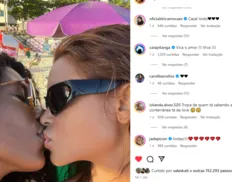 Lucy Alves e Indira Nascimento trocam beijão para foto na web