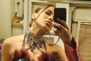 'F*do pra car*lho', diz Anitta em texto sobre carreira e novo álbum