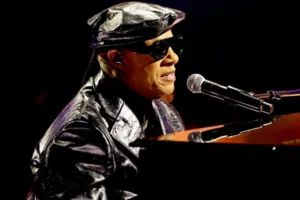 Stevie Wonder completa 74 anos