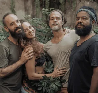 Banda 'Insondáveis Afazeres' faz show de estreia no TCA em maio