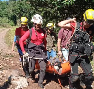 Bombeiro baiano relata cenário de 'destruição' no Rio Grande do Sul