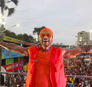 Hits do Carnaval, 'Perna Bamba' e 'Macetando' estouram fora do Brasil