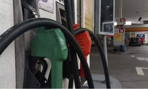 
				
					Acelen anuncia redução no preço da gasolina e do diesel na Bahia
				
				