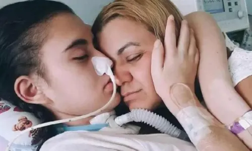 

					Adolescente de 15 anos fica cega e paraplégica ao contrair dengue

				