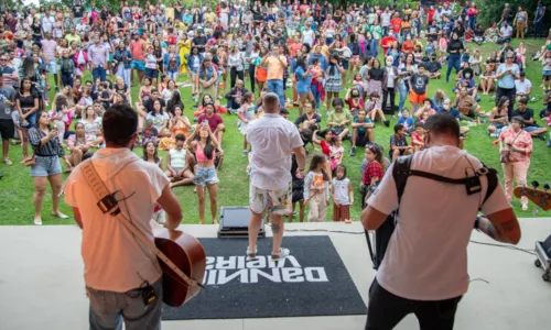 
				
					Agenda Cultural: feriadão tem 'Xande canta Caetano', forrós e mais
				
				