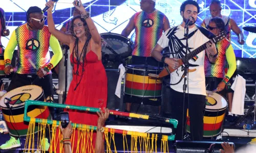 
				
					Alinne Rosa, Daniela Mercury e Jacaré marcam presença no Olodum; FOTOS
				
				