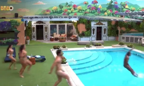
				
					'BBB': Davi, Alane, Bia, Matteus e Isabelle caem pelados em piscina
				
				