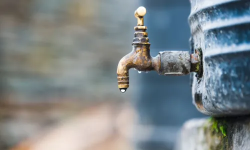 
				
					Bahia perde 42% da água tratada durante distribuição, diz estudo
				
				