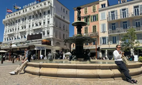 

					Cineasta baiana conta experiência no Festival de Cannes: 'Contagiada'

				