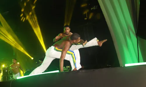 
				
					Bandeira da BA, capoeira e sucessos: veja como foi show de CeeLo Green
				
				