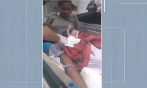 
				
					Bebê nasce em carroça na Bahia; mãe estava a caminho do hospital
				
				