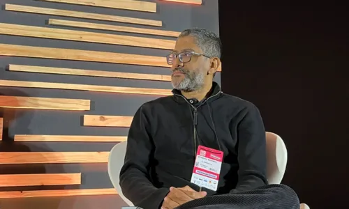  				 					Bienal do Livro: autor revela ameaças antes de vir a Salvador 				 				