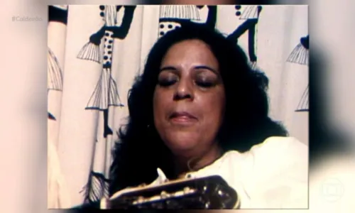
				
					Caetano Veloso chora ao relembrar Nicinha, irmã que morreu em 2011
				
				