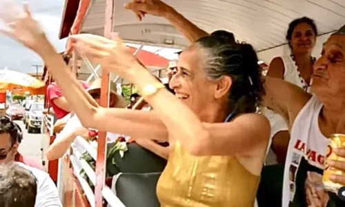 
				
					Caetano Veloso e Maria Bethânia celebram aniversário de Santo Amaro
				
				