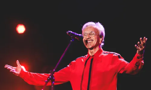  Caetano e Maria Bethânia anunciam turnê conjunta com show em Salvador 