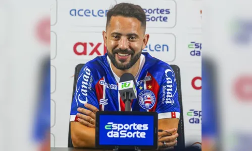 
				
					Camisa 10 do Bahia, Everton Ribeiro se apresenta e filho rouba cena
				
				