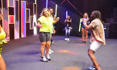 
				
					Carla Perez dança de surpresa no ensaio do É o Tchan em Salvador
				
				