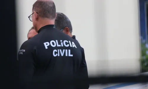 
				
					Casal é preso em flagrante por torturar filha de 7 anos na Bahia
				
				