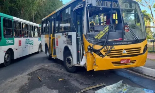
				
					Cinco pessoas ficam feridas em batida de micro-ônibus em Salvador
				
				