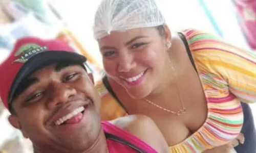 
Com Davi no ‘BBB’, esposa segue trabalho em barraca: 'Firme e forte'
