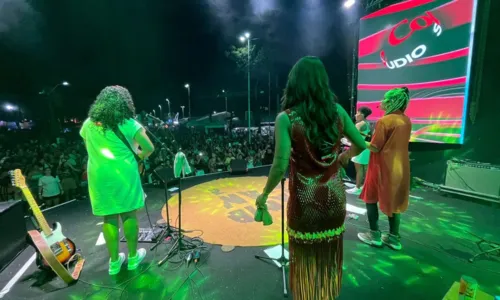
				
					Com Ju Moraes e Nêssa Sambaiana agita Festival de Verão
				
				