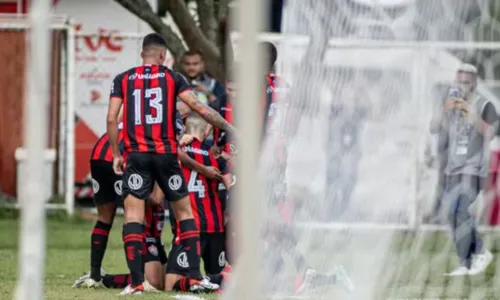 
				
					Com chance de liderança, Vitória recebe o Atlético de Alagoinhas
				
				
