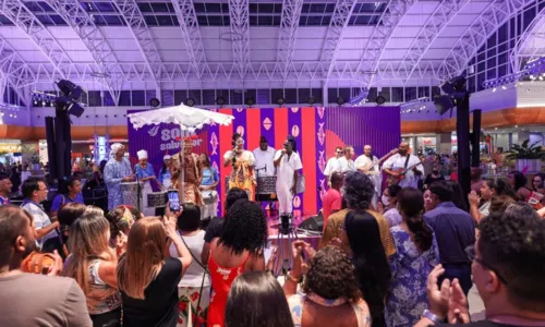 
				
					Cortejo Afro e Gerônimo realizam show gratuito em shopping de Salvador
				
				