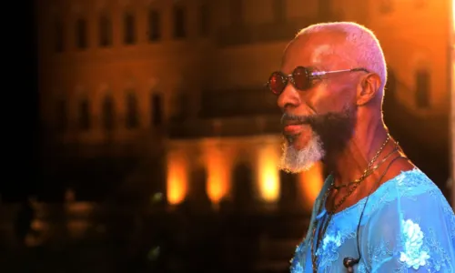 
				
					Cortejo Afro reúne artistas e personalidades baianas no Pelourinho
				
				
