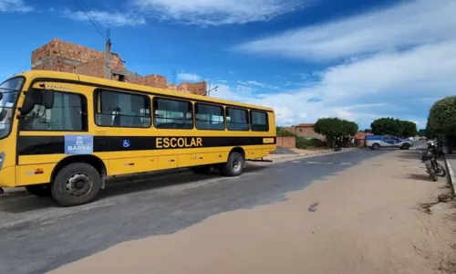 				 					Criança de 6 anos morre na BA após ser atropelada por ônibus escolar 				 				