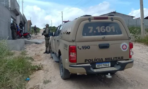 
				
					Dois homens são presos com animais silvestres, drogas e armas na Bahia
				
				