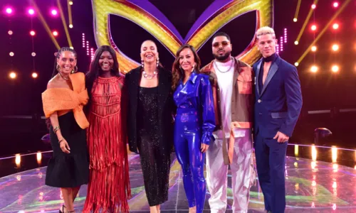 
				
					Elenco do 'The Masked Singer BR' posa durante coletiva; FOTOS
				
				