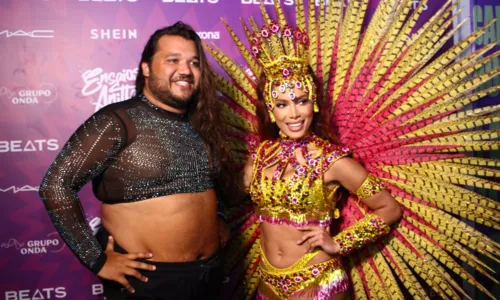 
				
					'Ensaios da Anitta': famosos curtem estreia da turnê em Salvador
				
				