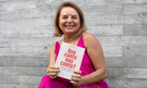 

					Escritora lança livro sobre diálogo entre a psicologia e a literatura

				
