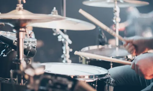  				 					Ex-músico do Babado Novo tem pagamento por viagens negado pela Justiça 				 				